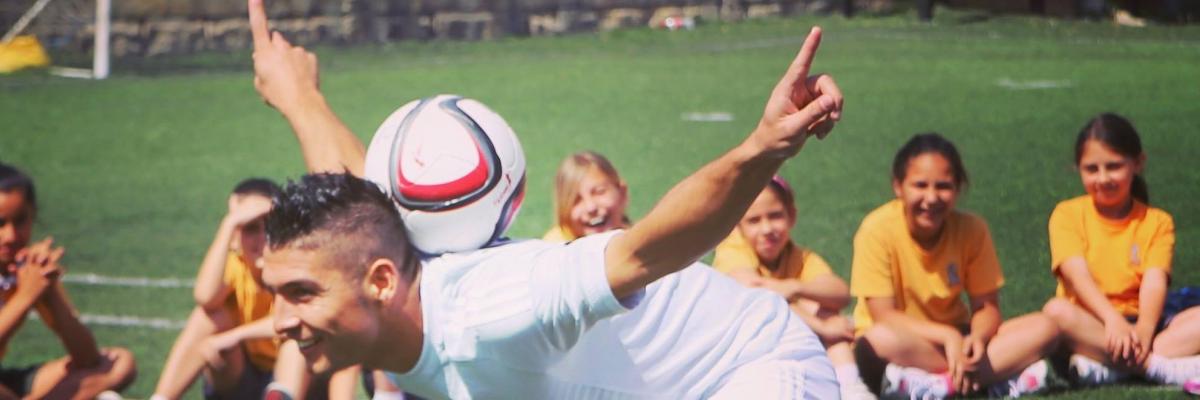 Saki - Ronaldo Double - The Man with the Power to Entertain the World